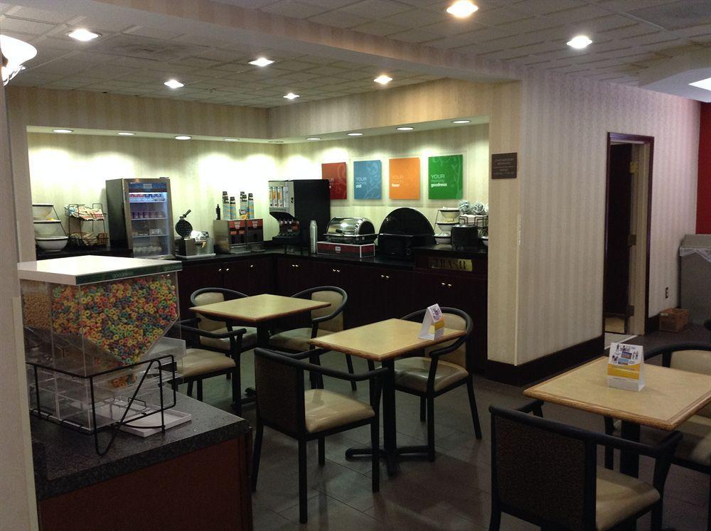 Comfort Inn & Suites Ftjackson Maingate Columbia Buitenkant foto