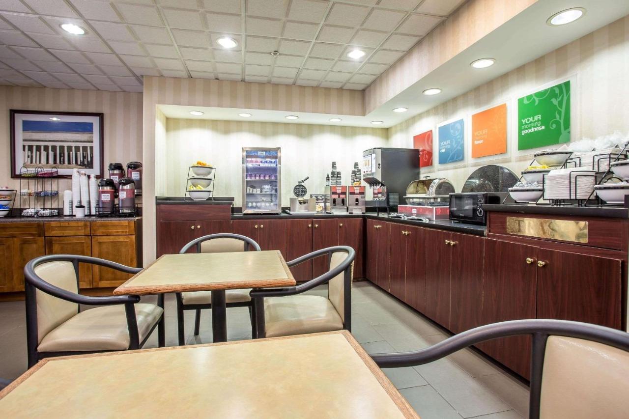 Comfort Inn & Suites Ftjackson Maingate Columbia Buitenkant foto